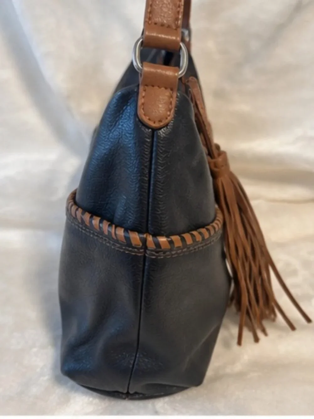ili New York 6686 Crossbody Hobo with Tassel
